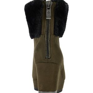 DKNY Nadra Wedge Boot